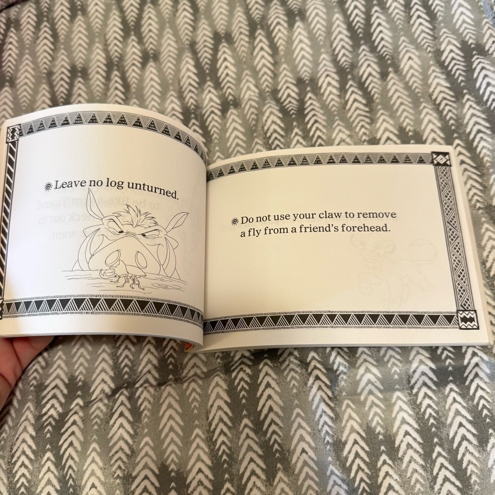 Disney The Lion King Mufasa's Little Instruction Book - Picture 3 of 5